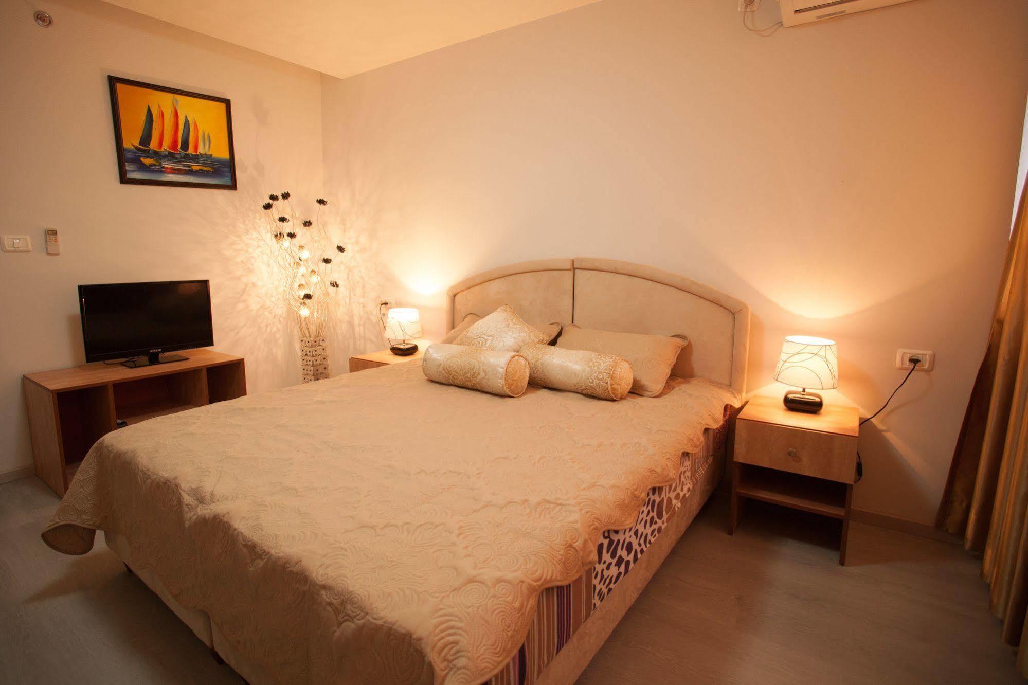 Elis Boutique Hotel Bat Yam Ngoại thất bức ảnh